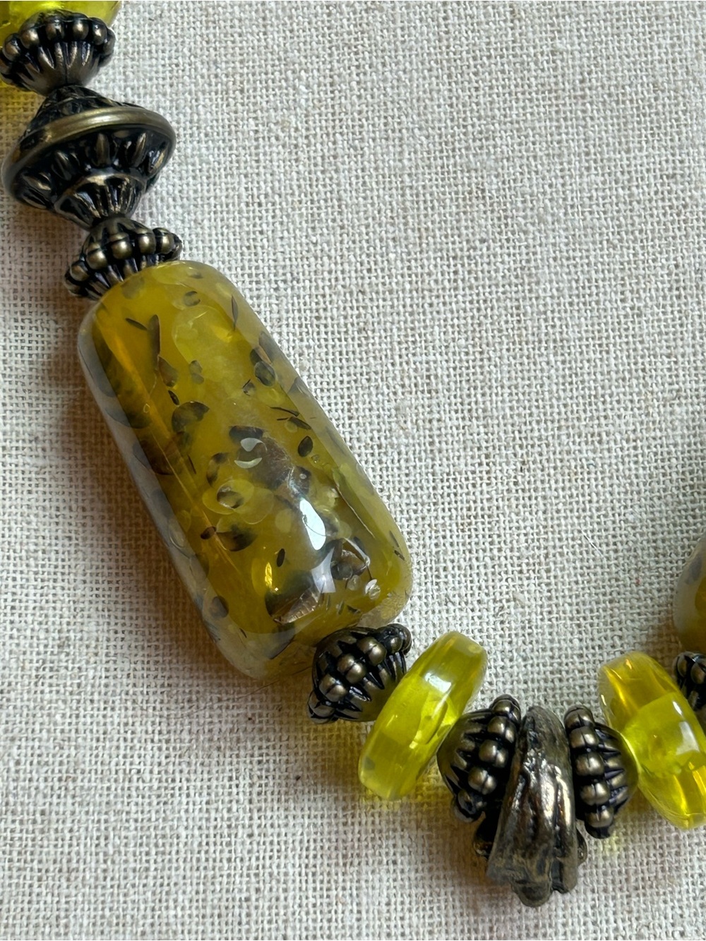 💝 2/20$ Bohemian Amber-Yellow/Green Resin & Wood Bead Necklace Earthy Hippie - Picture 3 of 6